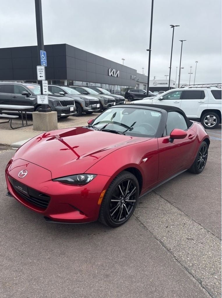 Used 2025 MAZDA MX-5 Miata Grand Touring RWD video 1