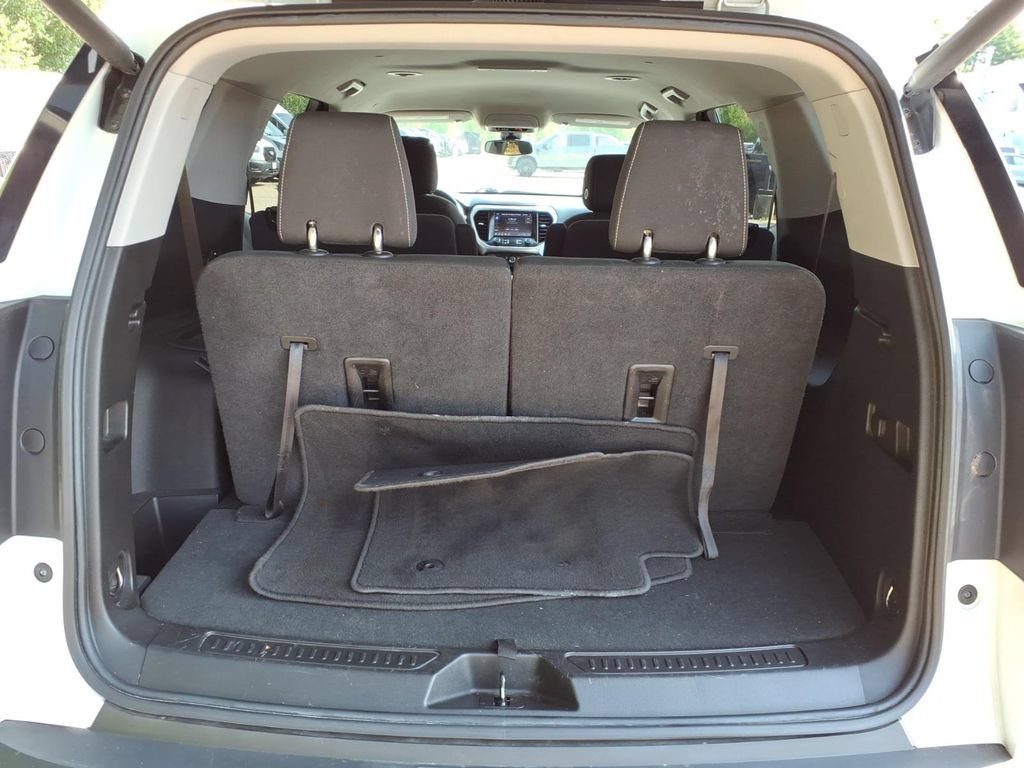 Used 2023 GMC Acadia SLE w/ Driver Convenience Package AWD/4WD image 13