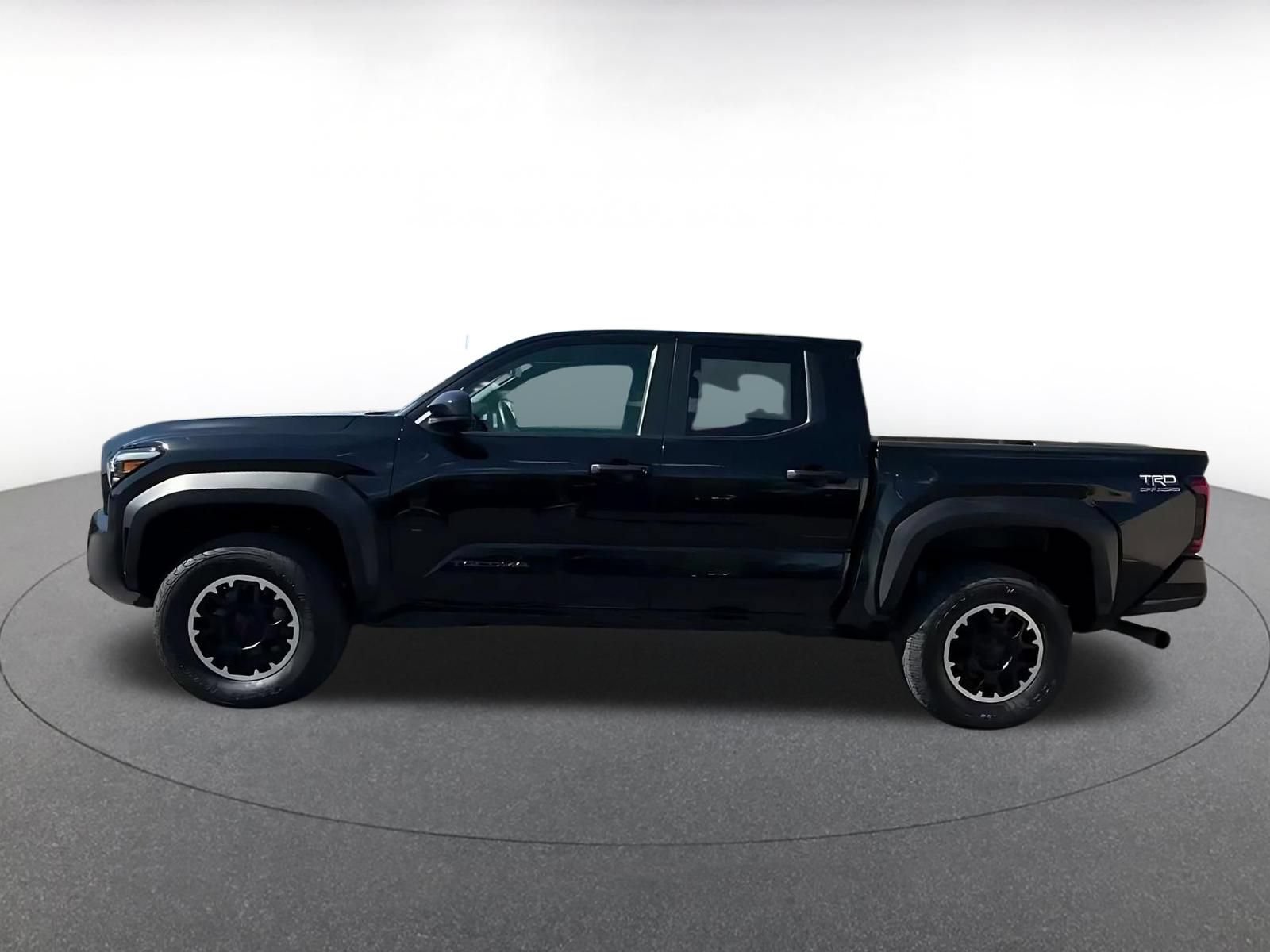 Used 2024 Toyota Tacoma TRD Off-Road AWD/4WD image 9