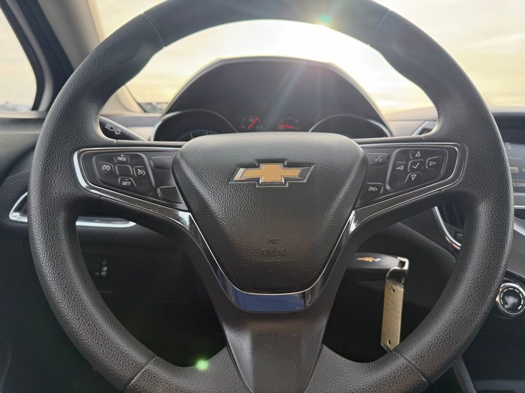 Used 2017 Chevrolet Cruze LT image 13