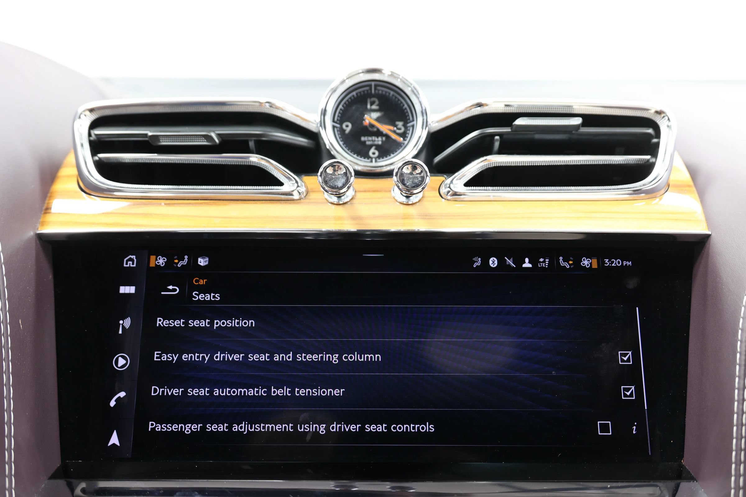 Used 2023 Bentley Bentayga Extended Wheelbase AWD/4WD image 46