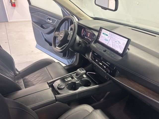 Used 2024 Nissan Rogue Platinum image 23