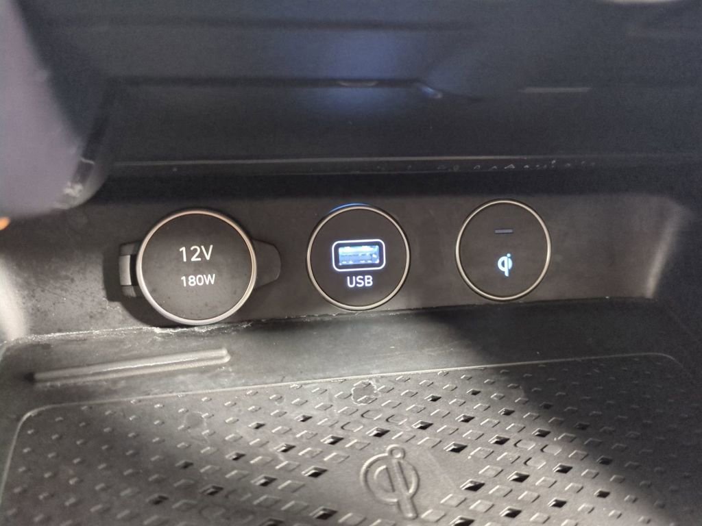 Used 2023 Genesis G70 2.0T w/ Sport Prestige Package image 26