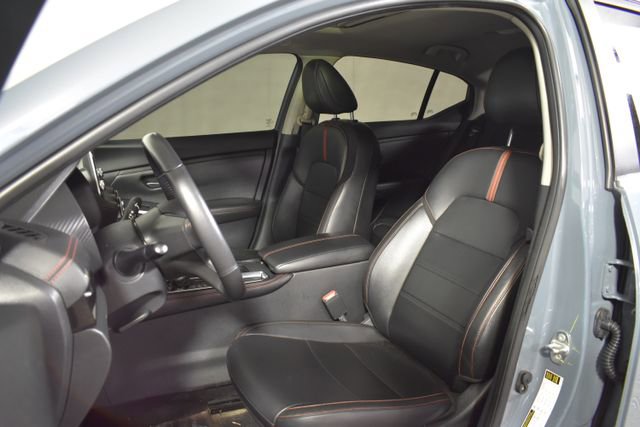 Certified 2025 Nissan Sentra SR w/ SR Premium Package image 9