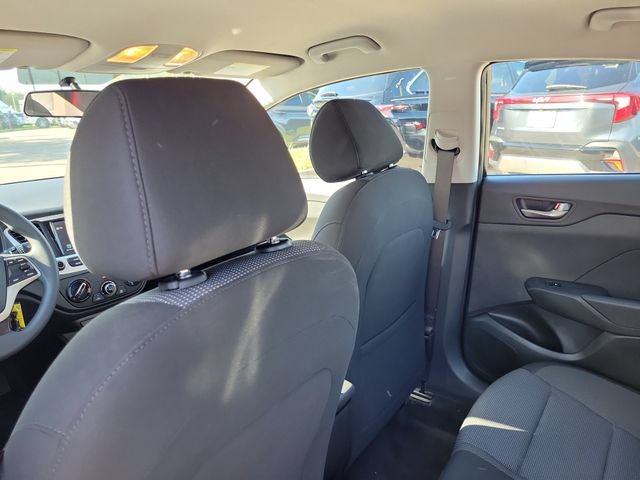 Used 2022 Hyundai Accent SEL FWD image 11