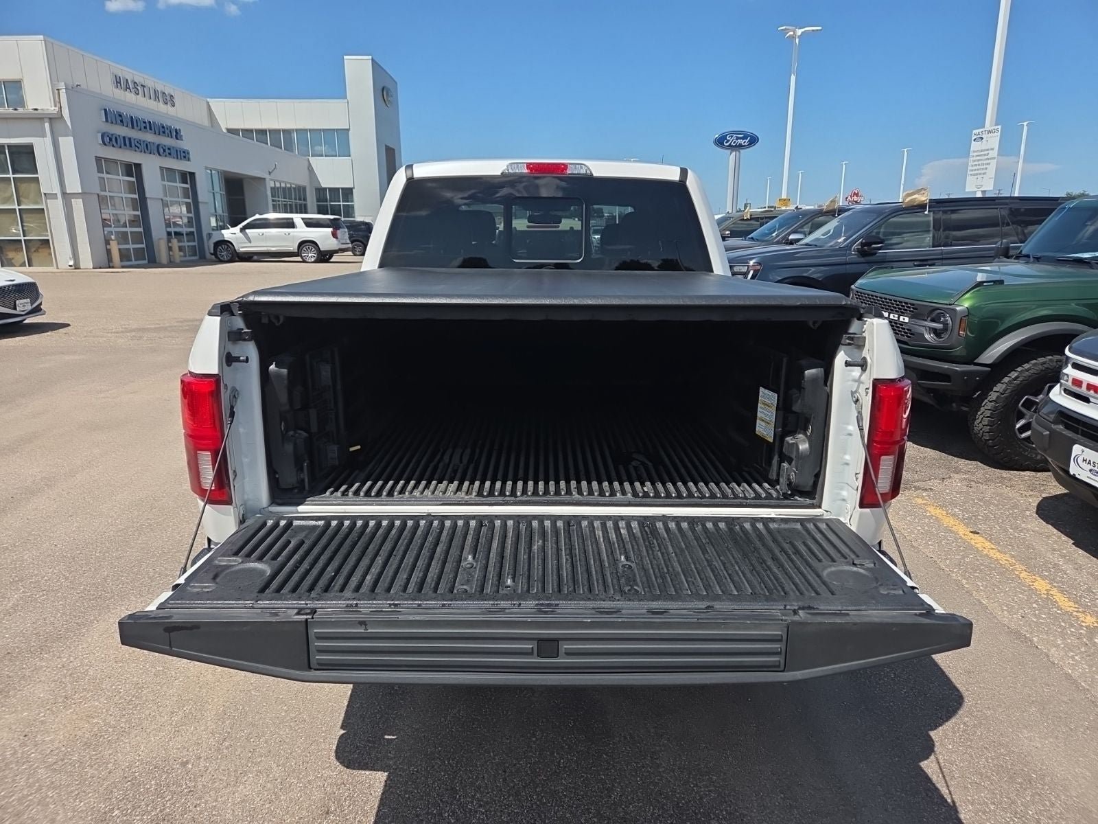 Used 2019 Ford F150 Platinum w/ Equipment Group 701A Luxury AWD/4WD image 5