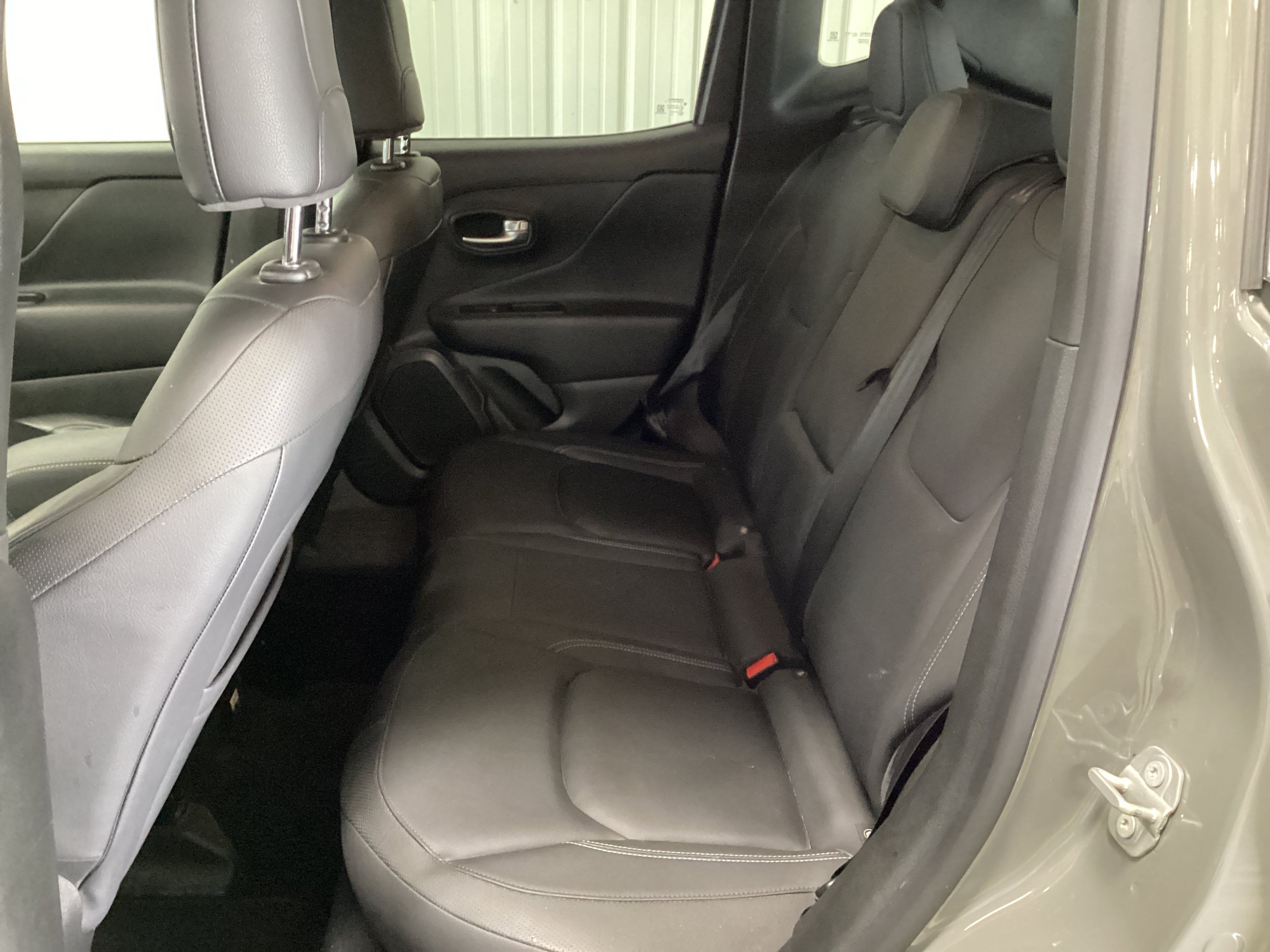 Used 2022 Jeep Renegade Limited AWD/4WD image 30