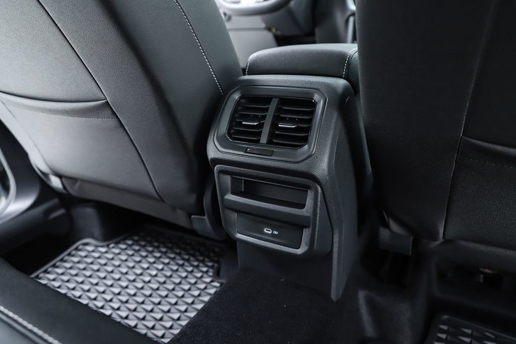 New 2025 Volkswagen Taos SEL image 78