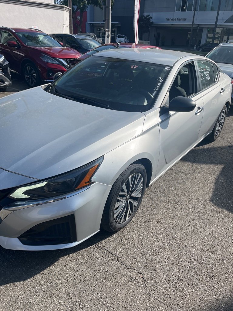 Used 2024 Nissan Altima 2.5 SV