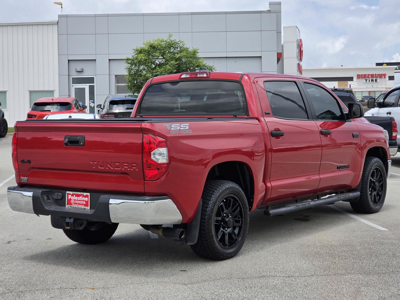 Used 2021 Toyota Tundra SR5 w/ SR5 Leather Package AWD/4WD image 6