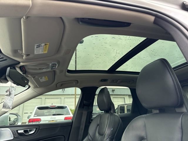 Used 2018 Volvo XC60 T6 Inscription w/ Luxury Seat Package image 31