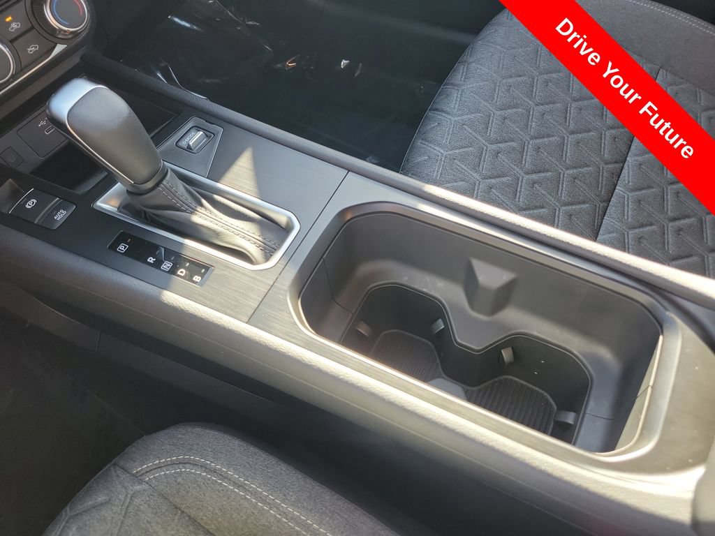 Used 2025 Nissan Kicks SV FWD image 13