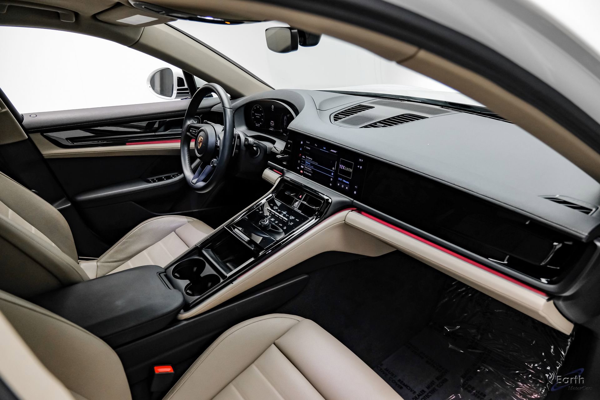 Used 2025 Porsche Panamera w/ Premium Package image 43