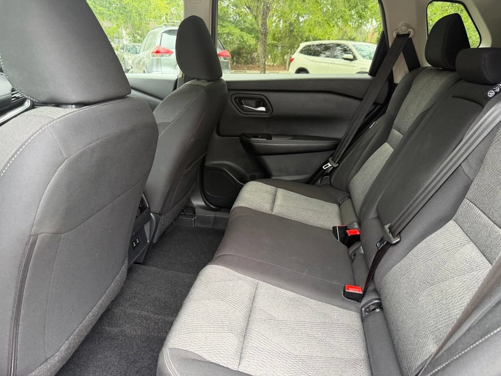 Used 2024 Nissan Rogue SV FWD image 11