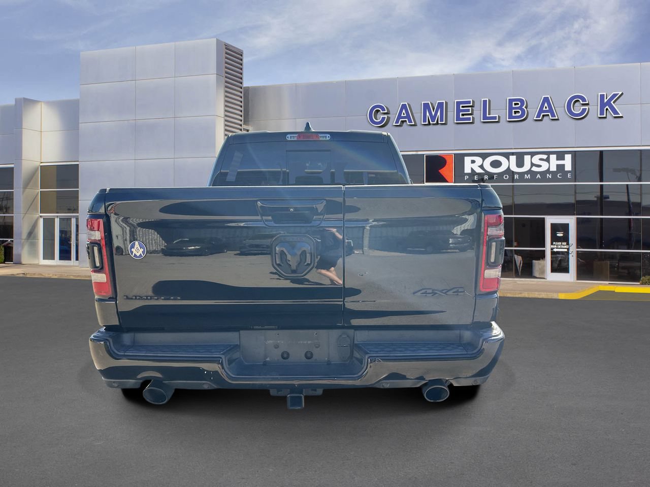 Used 2020 RAM 1500 Limited w/ Black Appearance Package AWD/4WD image 5