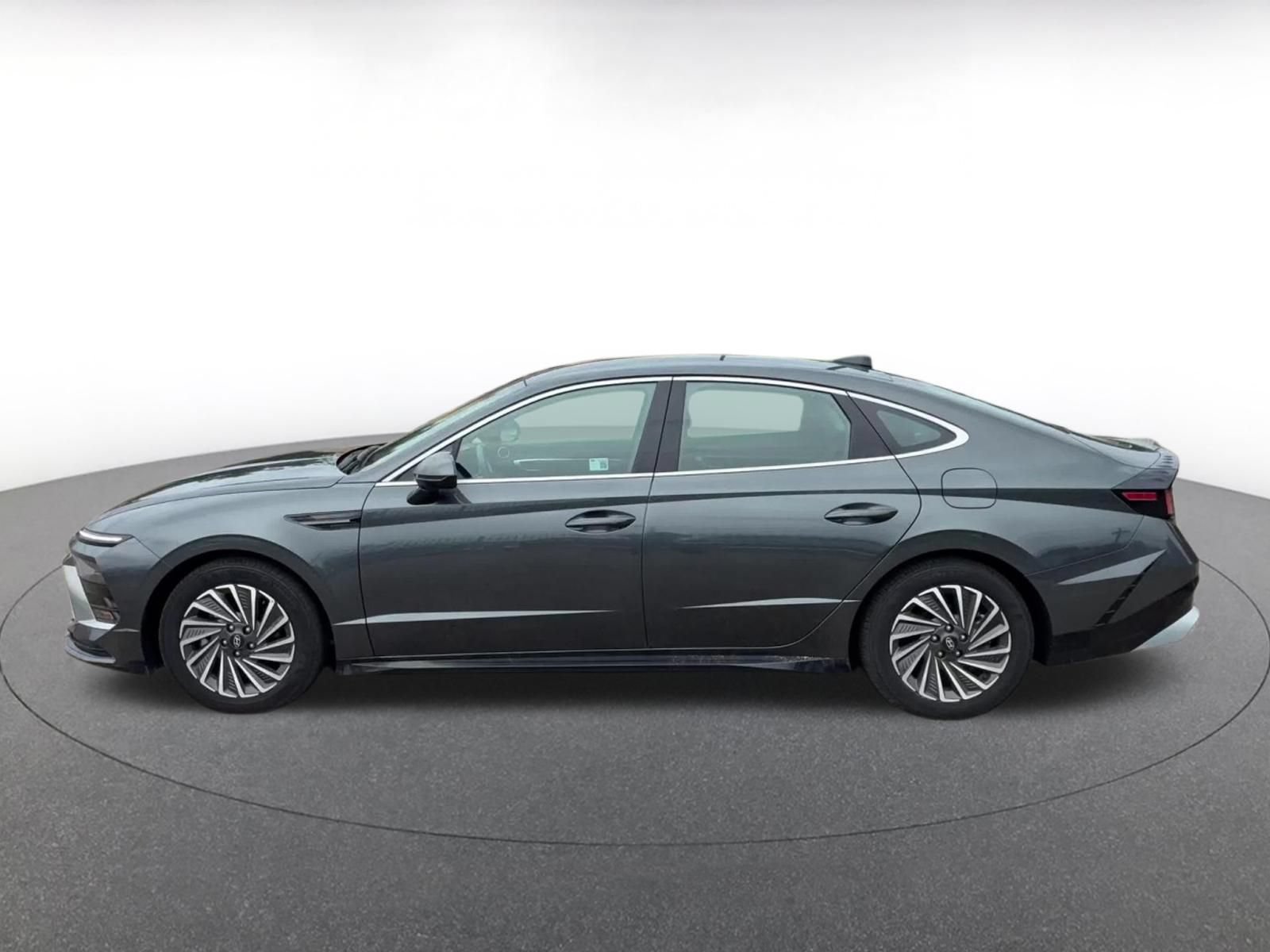 Used 2025 Hyundai Sonata SEL FWD image 7