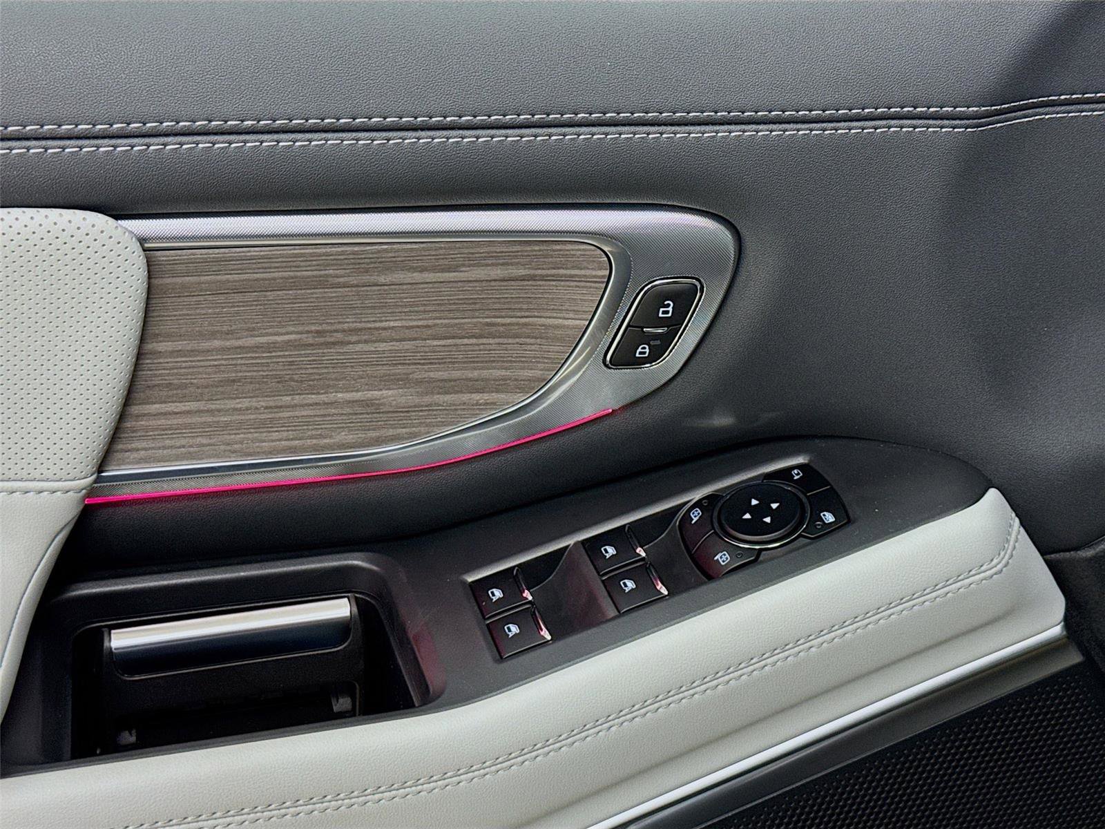 New 2025 Ford Expedition Platinum w/ Platinum Ultimate Package image 17