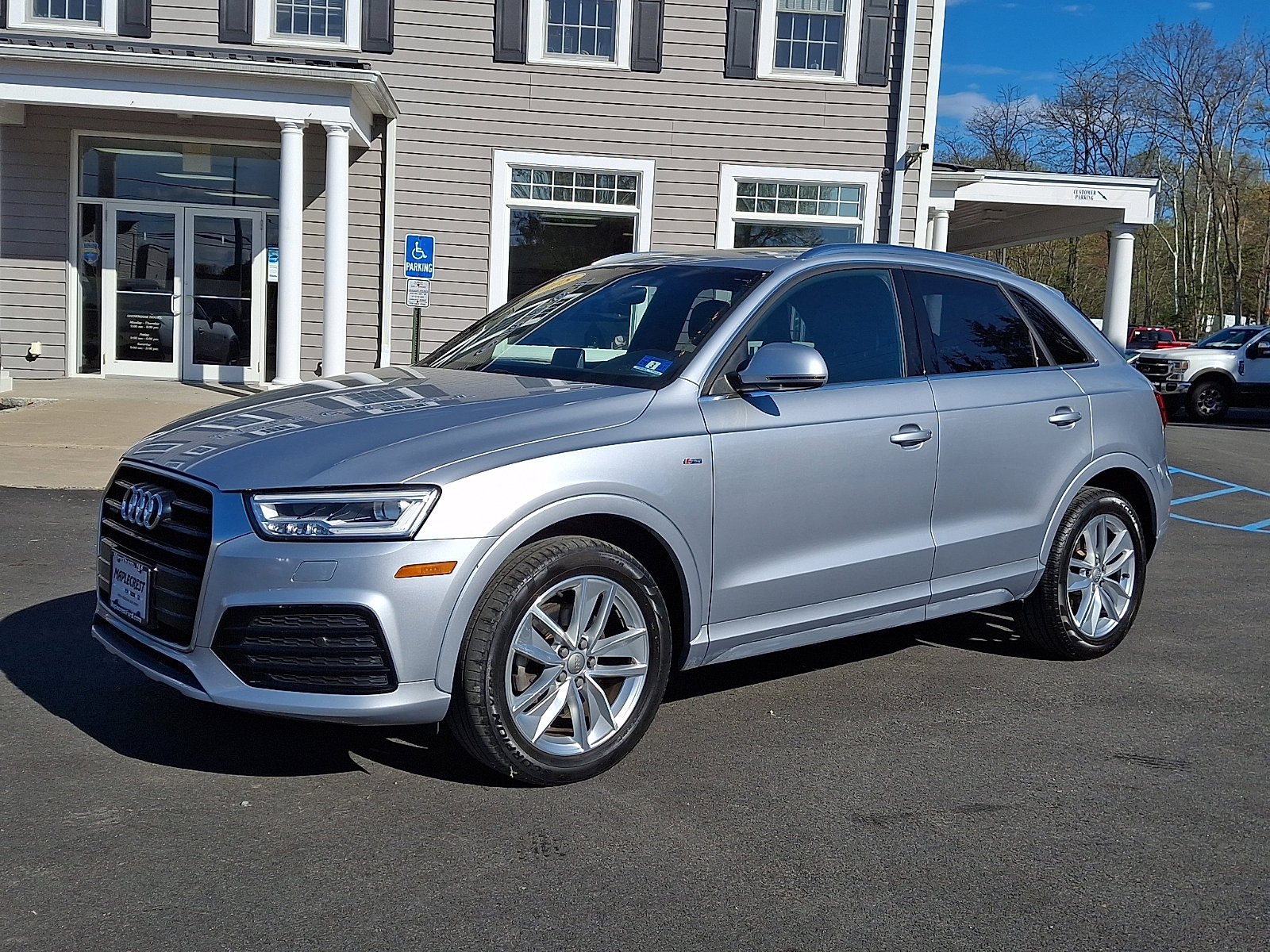 Used 2018 Audi Q3 2.0T Premium Plus w/ Premium Plus Package AWD/4WD image 1