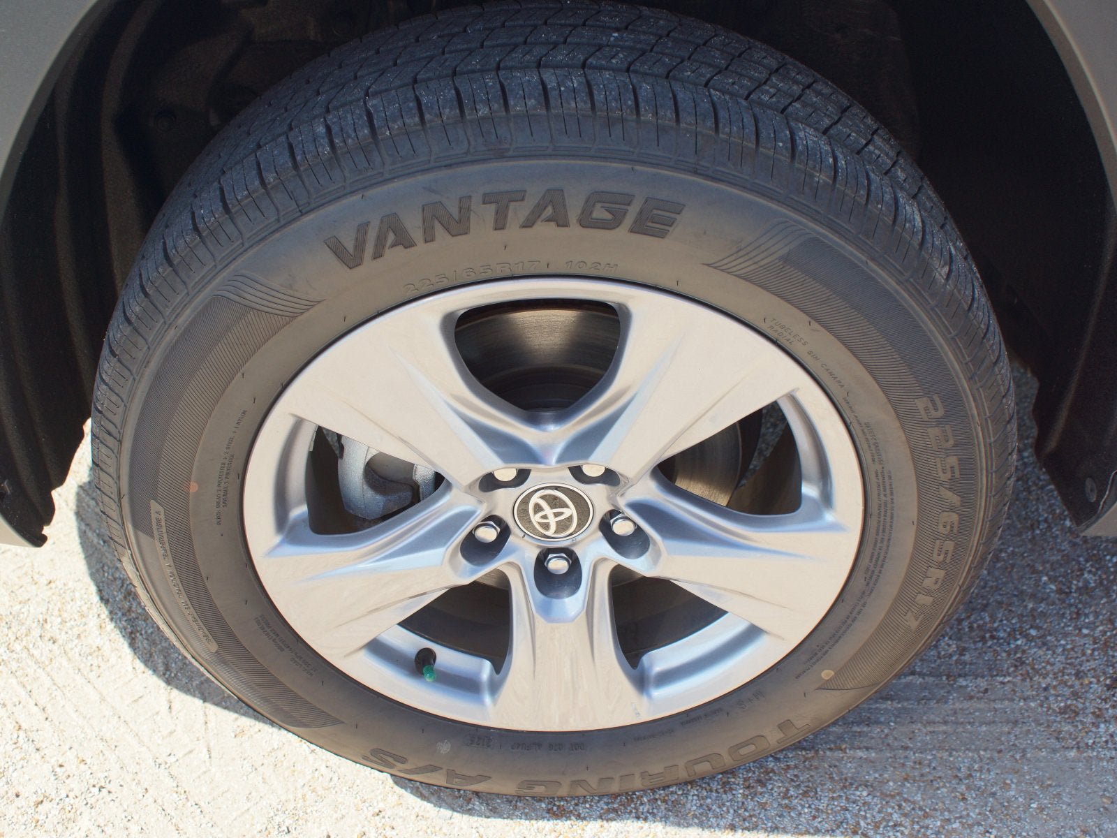 Used 2025 Toyota RAV4 XLE AWD/4WD image 24
