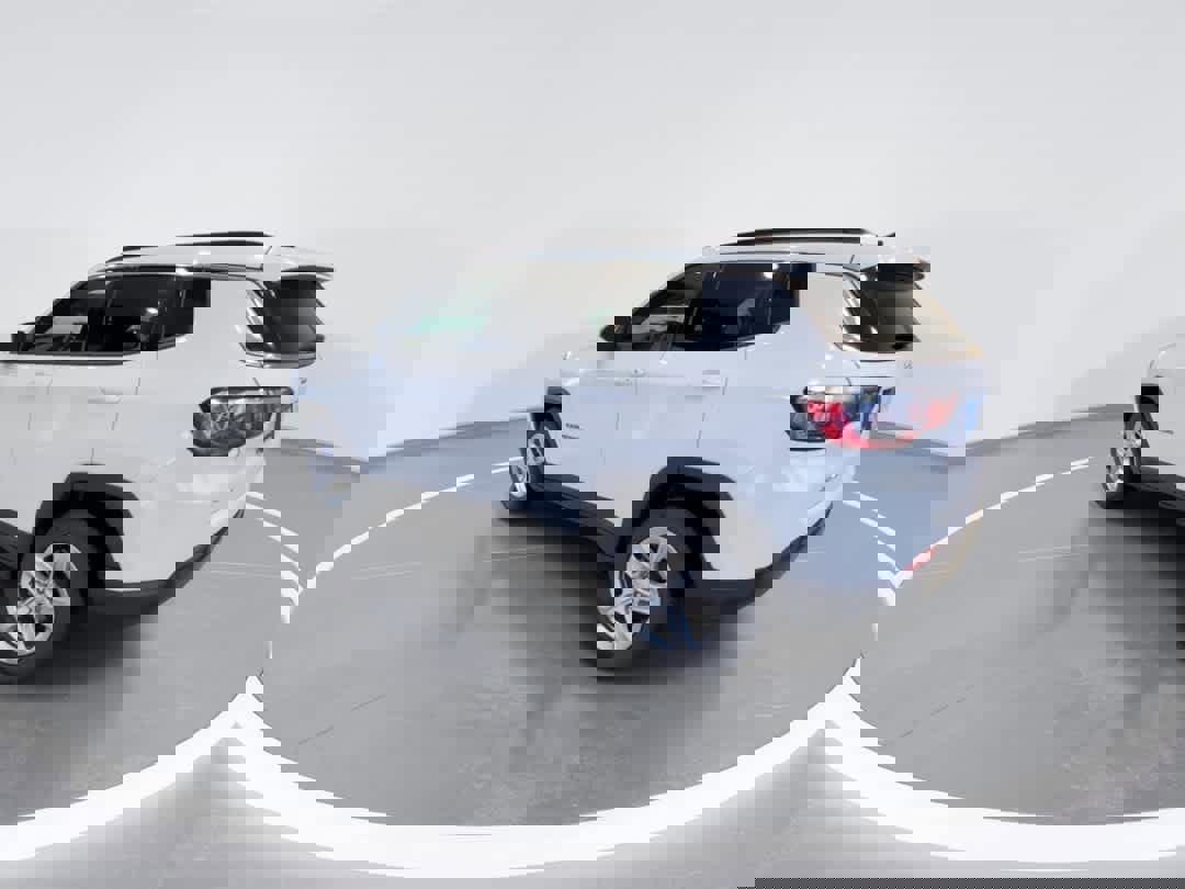 Used 2024 Jeep Compass Latitude image 6