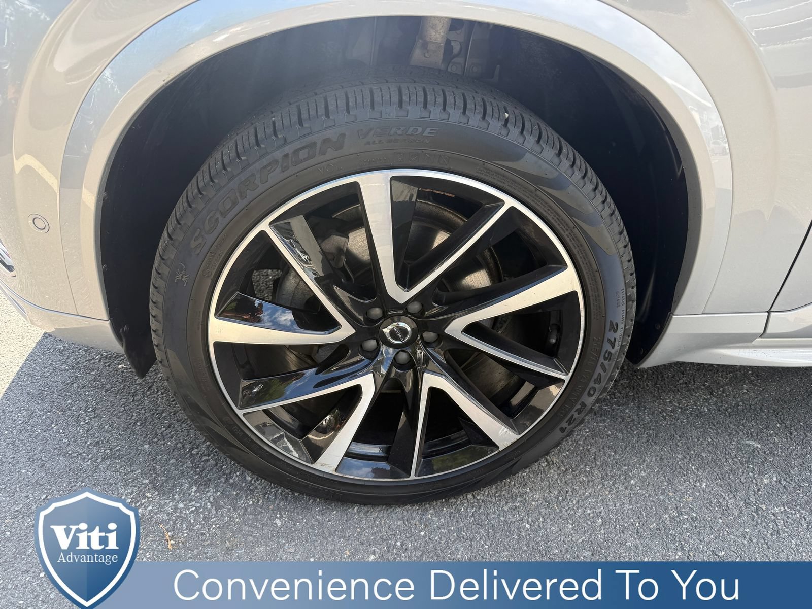Certified 2023 Volvo XC90 B6 Plus w/ Protection Package Premier AWD/4WD image 12