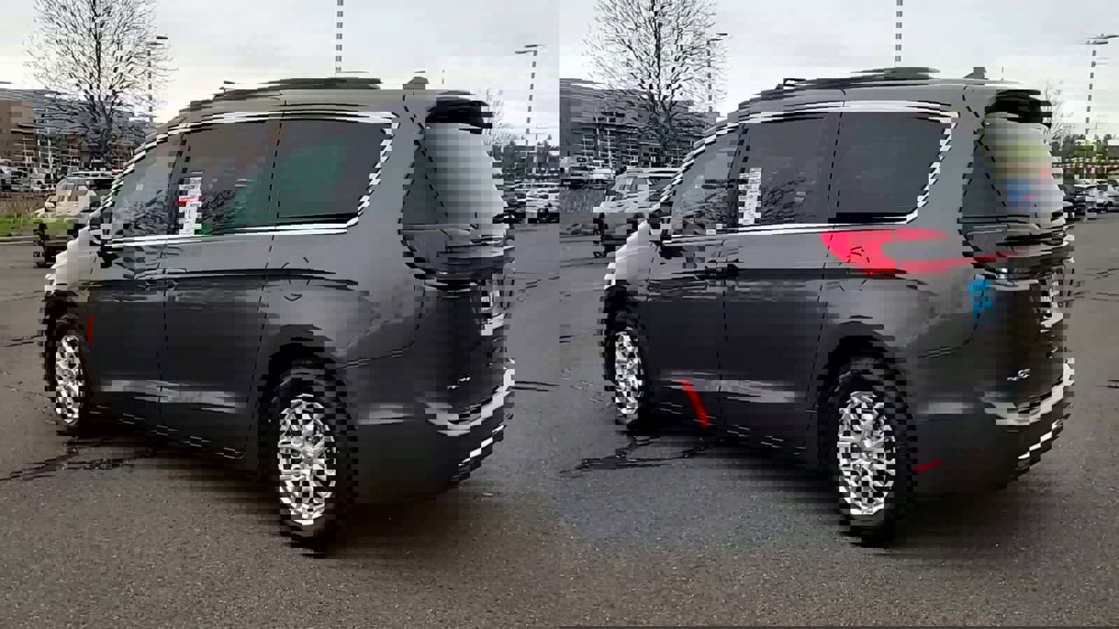 Used 2022 Chrysler Pacifica Touring-L FWD image 6