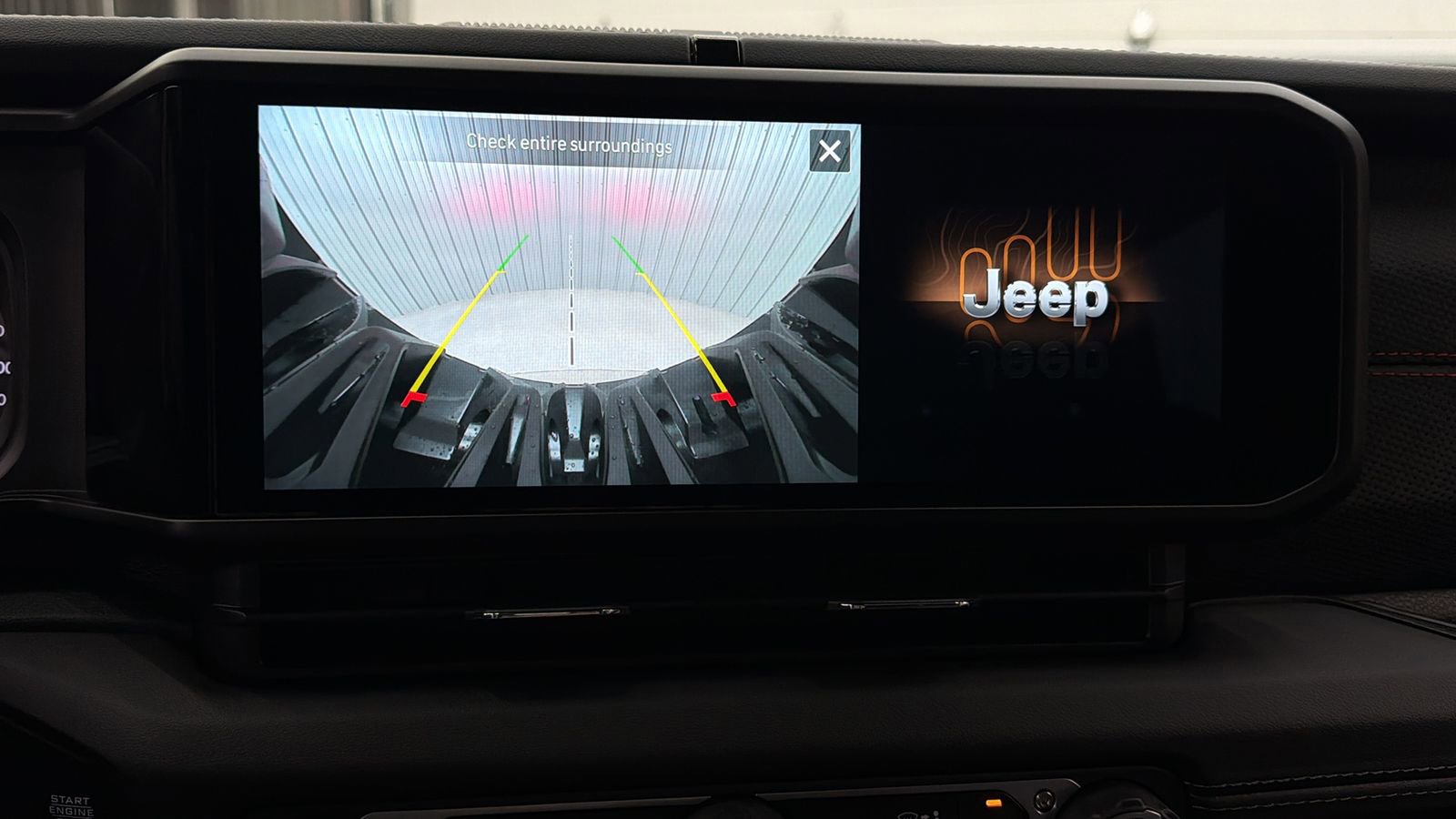 Used 2025 Jeep Wrangler Rubicon w/ Convenience Group image 33