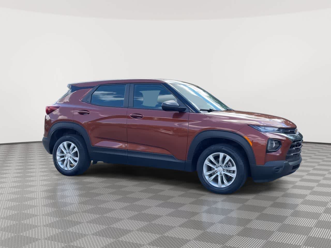 Used 2021 Chevrolet TrailBlazer LS AWD/4WD image 2