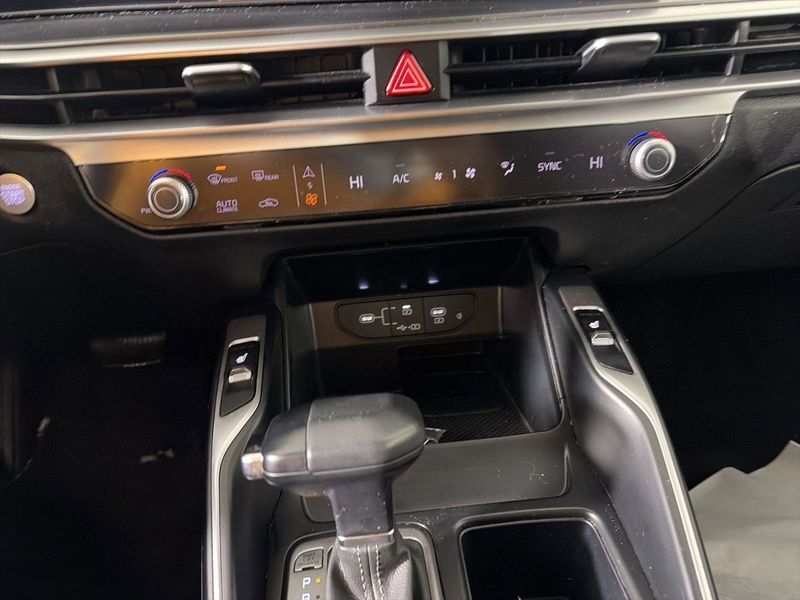 Certified 2024 Kia Sorento S image 29