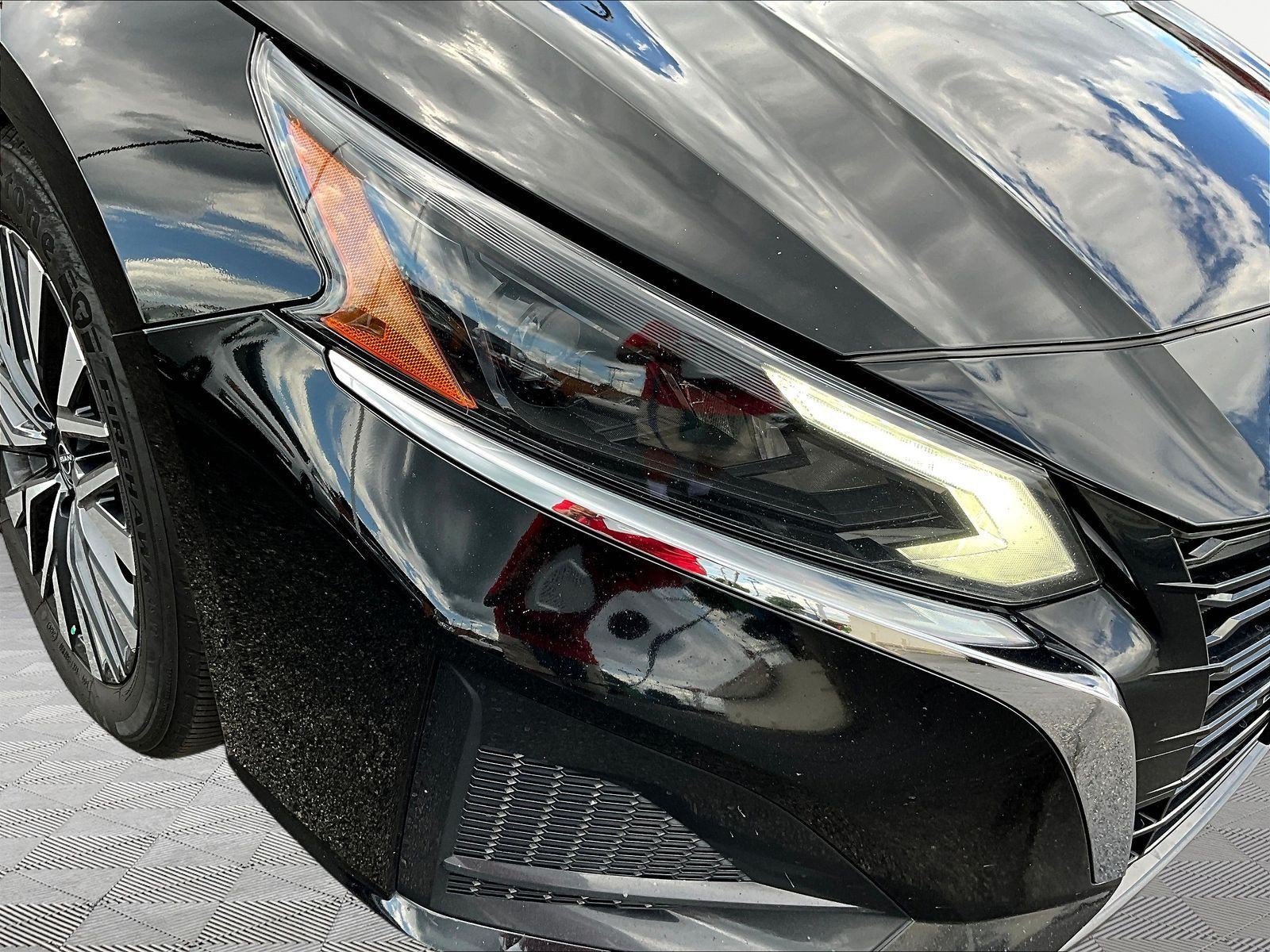Used 2023 Nissan Altima 2.5 SV w/ SV Premium Package FWD image 32