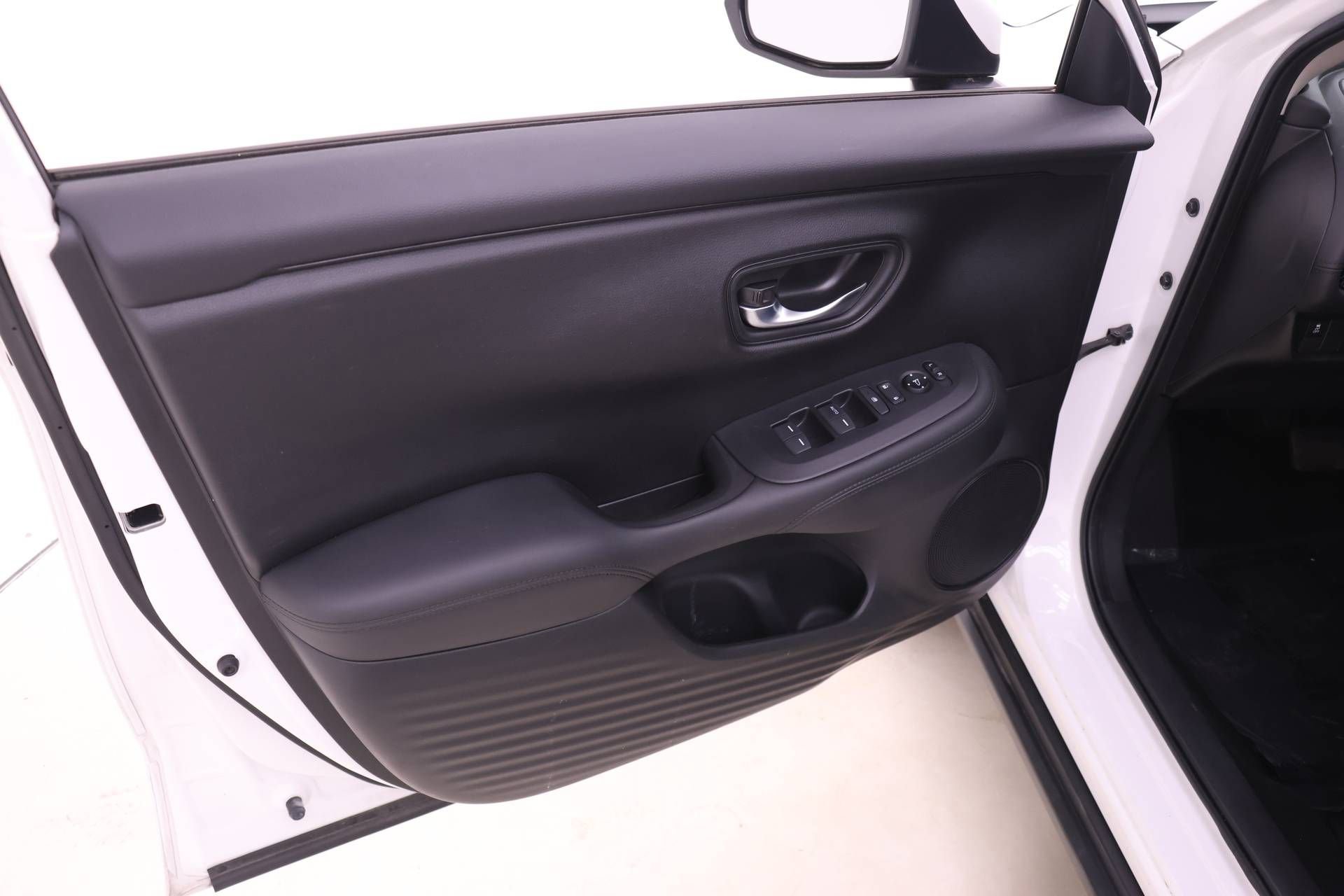 Certified 2023 Honda HR-V LX image 10