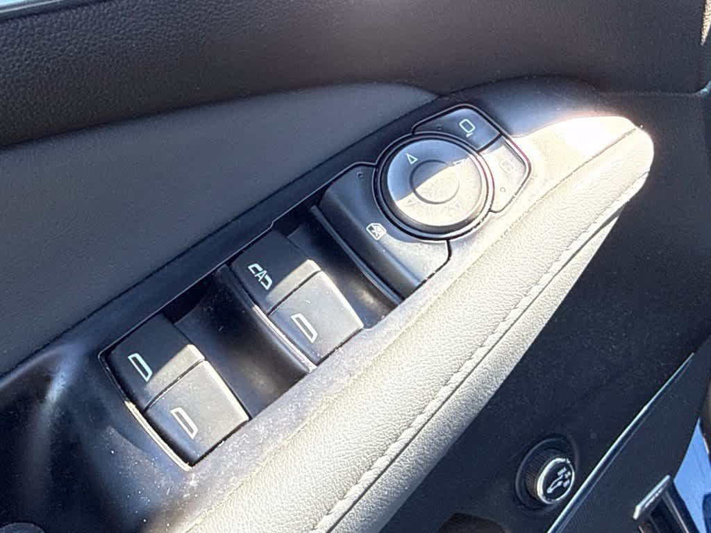 Used 2023 Buick Enclave Essence w/ Experience Buick Package FWD image 14