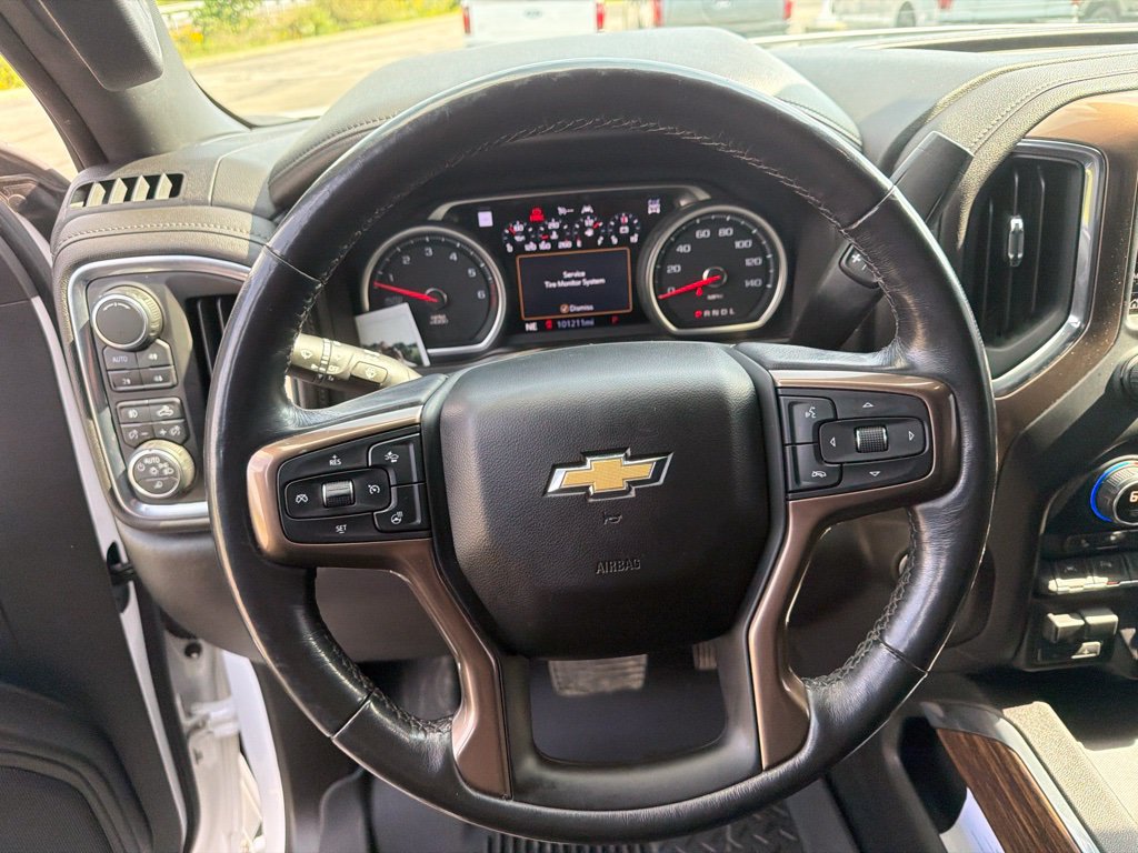 Used 2019 Chevrolet Silverado 1500 High Country w/ Technology Package AWD/4WD image 17