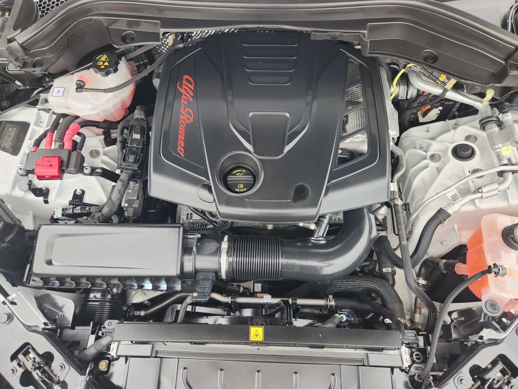 Used 2023 Alfa Romeo Stelvio Sprint AWD/4WD image 31