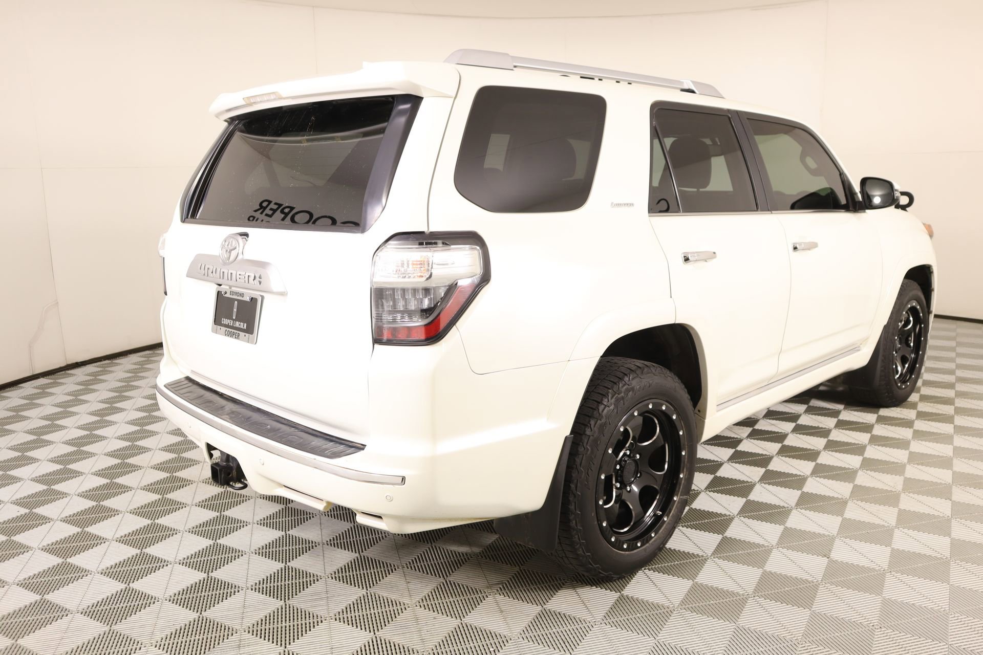 Used 2018 Toyota 4Runner Limited image 22