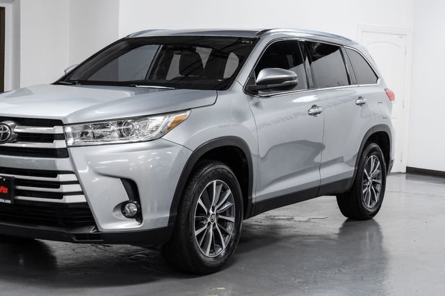 Used 2019 Toyota Highlander XLE image 6