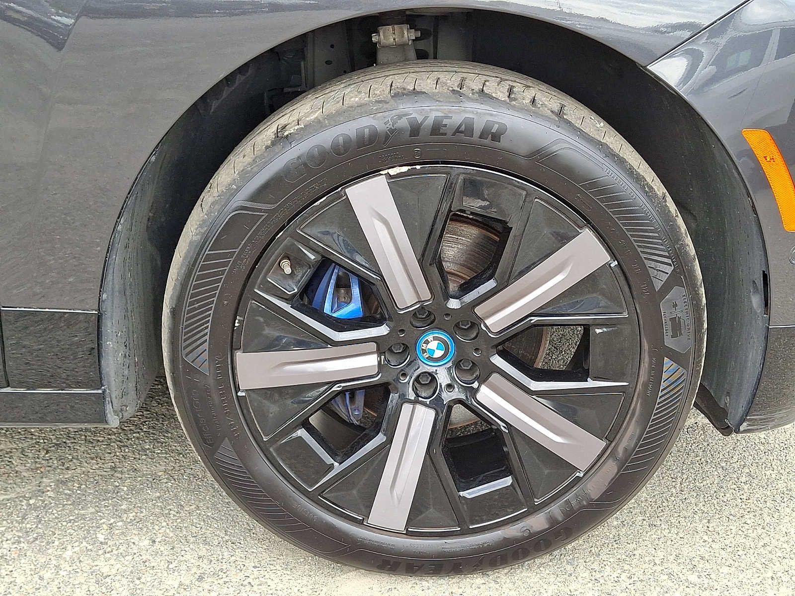 Certified 2024 BMW iX xDrive50 w/ Sport Package AWD/4WD image 8