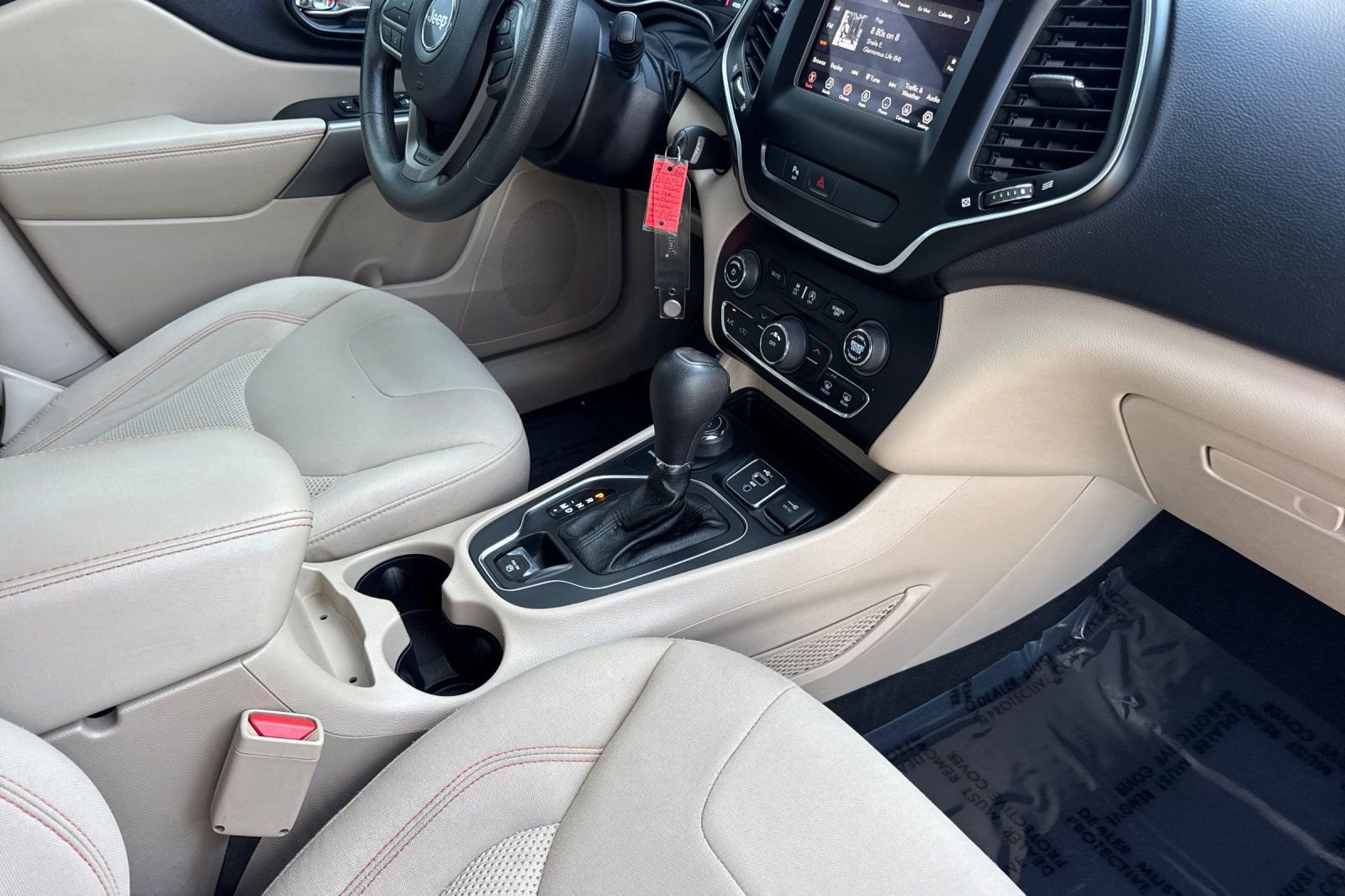 Used 2020 Jeep Cherokee Latitude AWD/4WD image 19