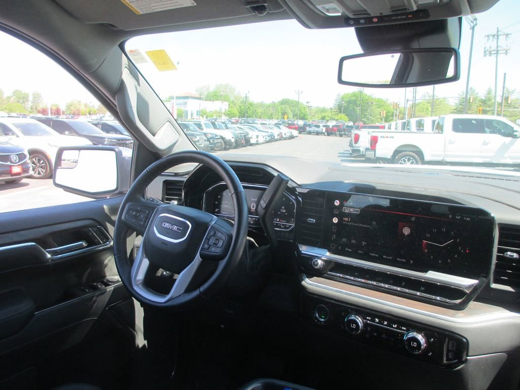 Used 2022 GMC Sierra 1500 SLT AWD/4WD image 23
