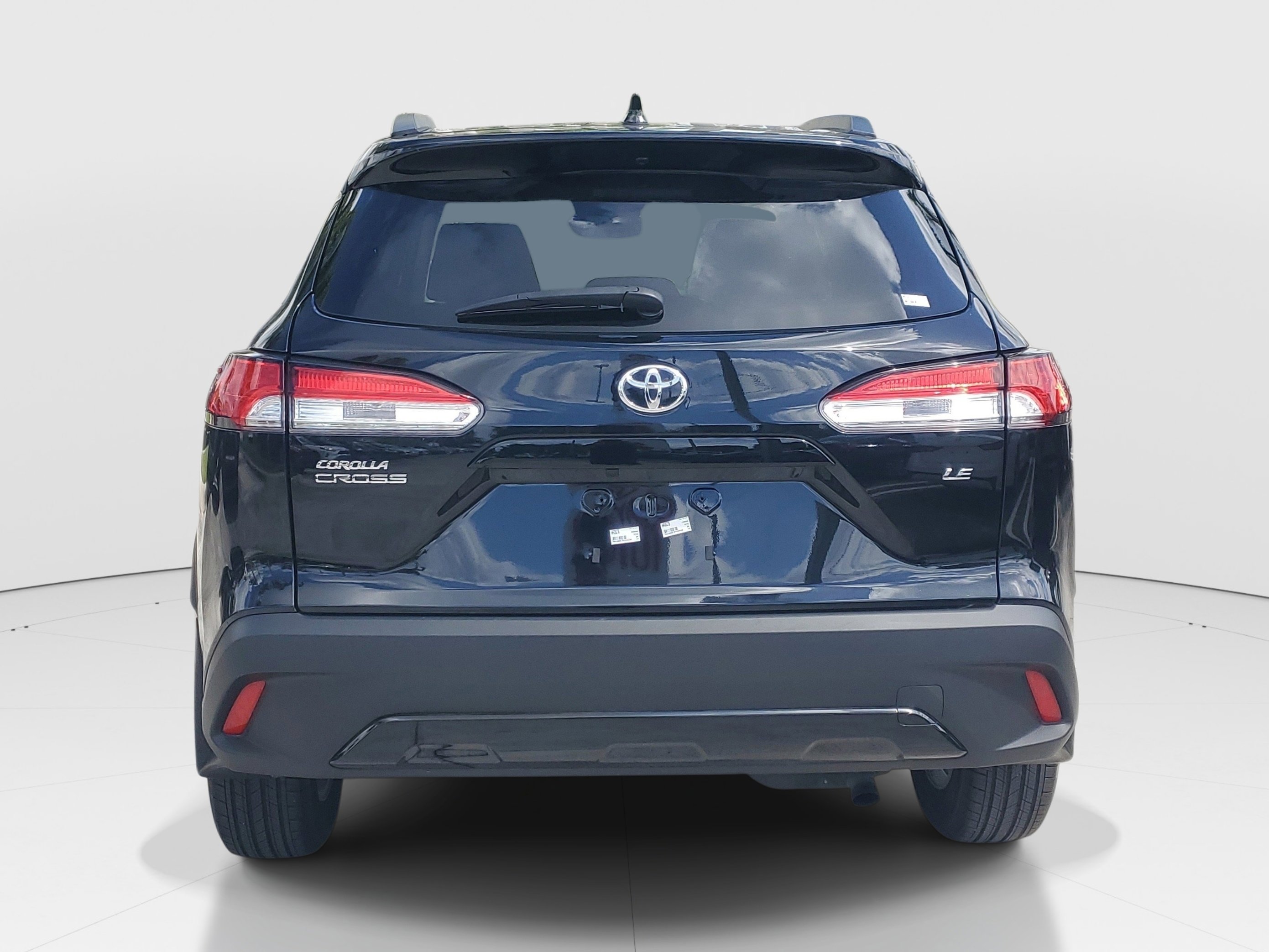 Certified 2024 Toyota Corolla Cross LE FWD image 4