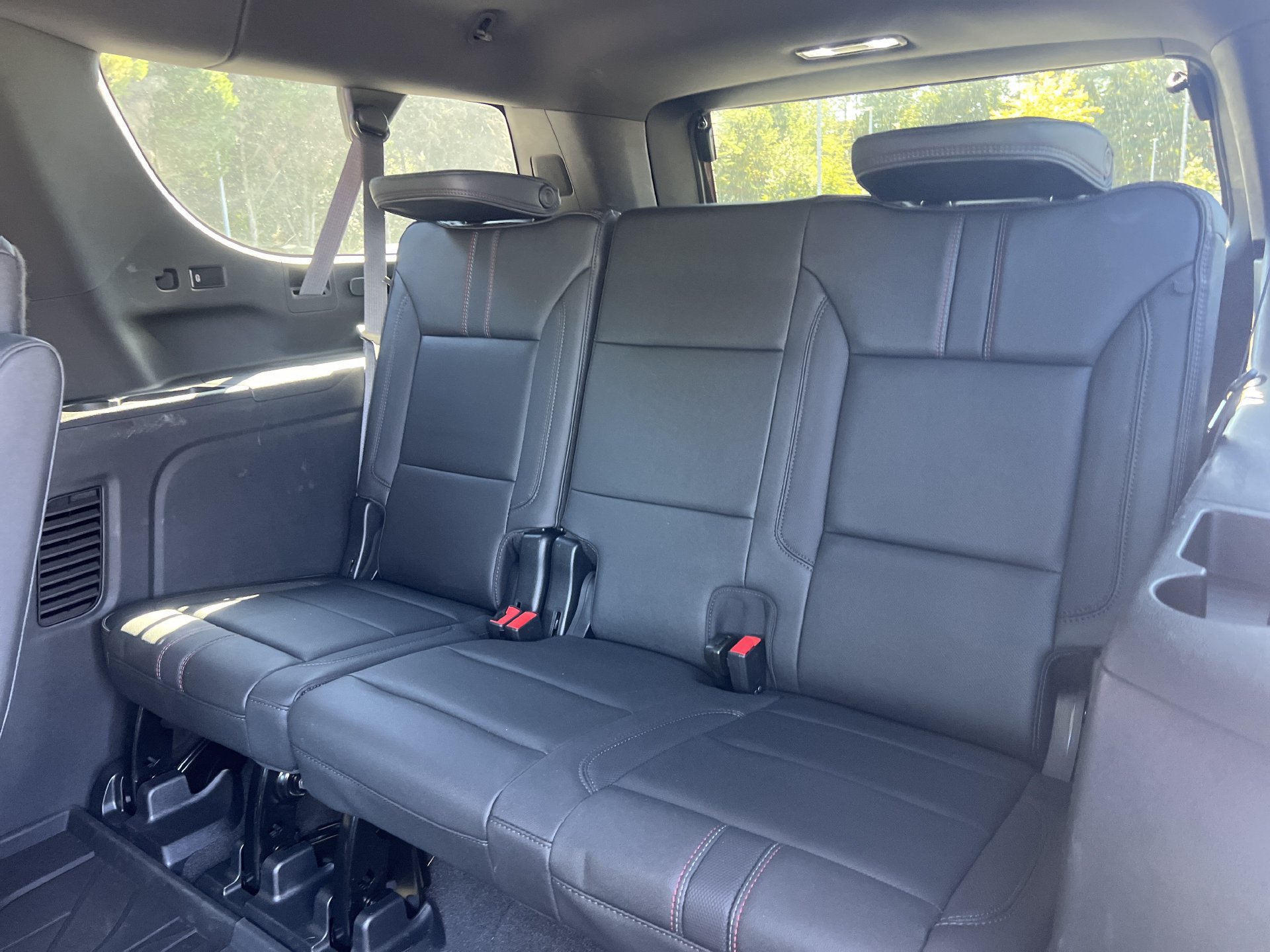 Used 2023 Chevrolet Suburban RST w/ Sport Performance Package AWD/4WD image 21
