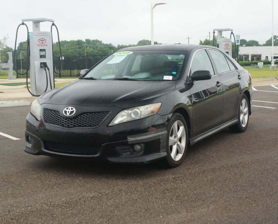 Used 2011 Toyota Camry SE w/ SE Extra-Value Pkg #1 FWD image 14