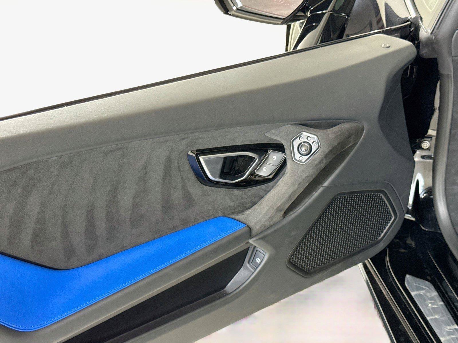 Used 2023 Lamborghini Huracan Tecnica RWD image 13