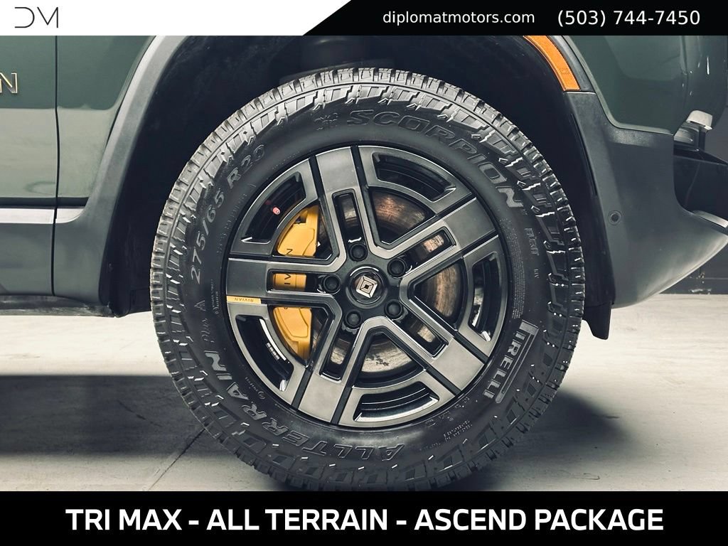 Used 2025 Rivian R1S Premium AWD/4WD image 44