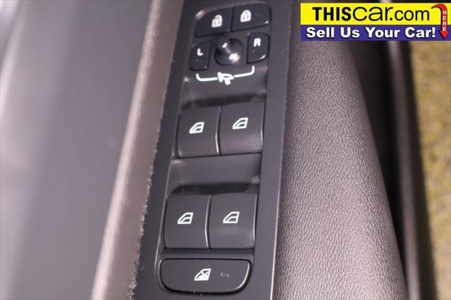Used 2024 Volvo XC40 B5 Plus w/ Protection Package Premier AWD/4WD image 33