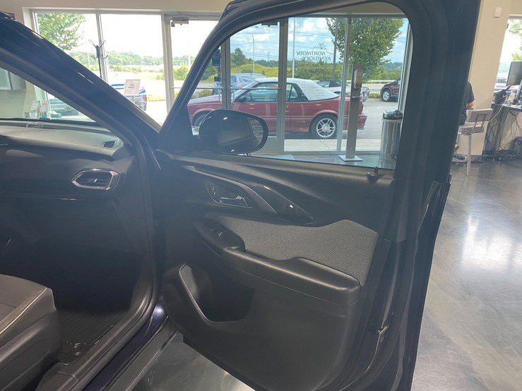 Used 2021 Chevrolet TrailBlazer LT w/ Sun and Liftgate Package image 19