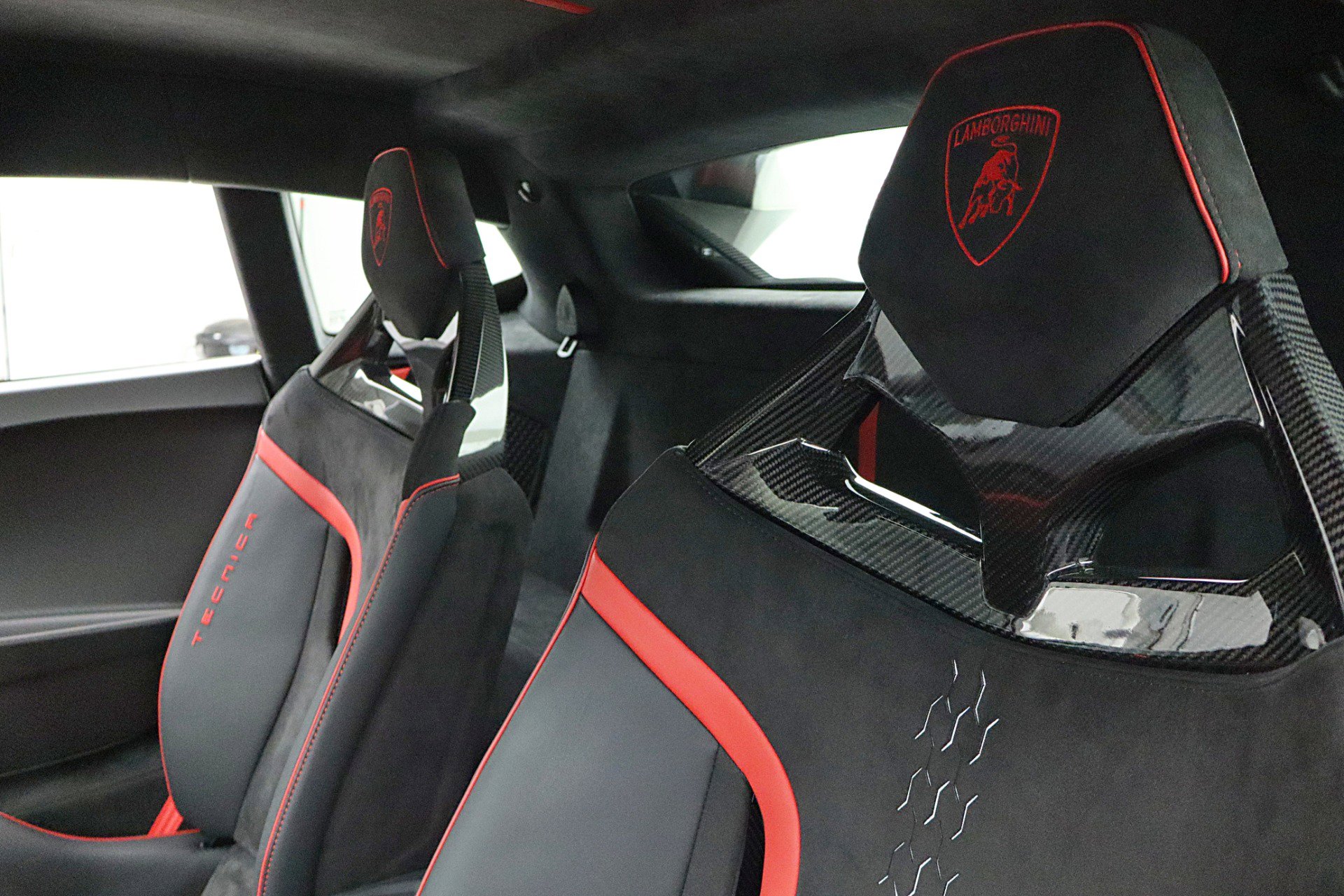 Used 2023 Lamborghini Huracan Tecnica image 34