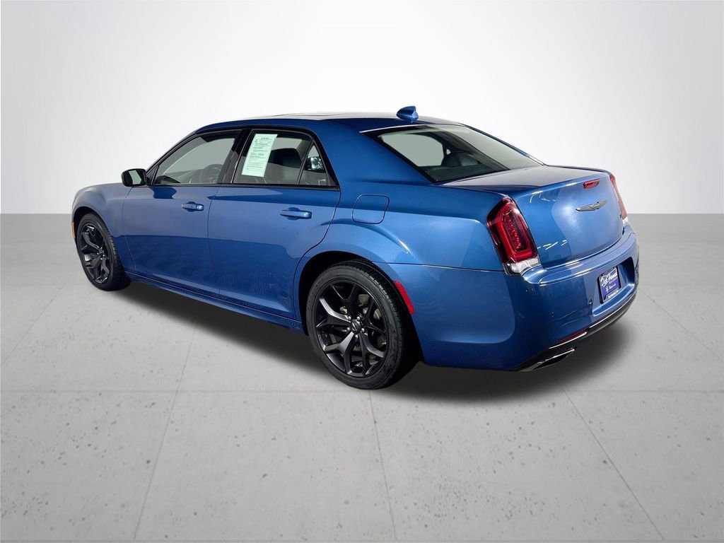 Used 2023 Chrysler 300 Touring L w/ Popular Equipment Group image 8