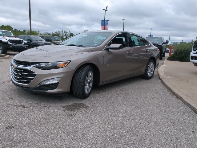 Used 2025 Chevrolet Malibu LT FWD image 5