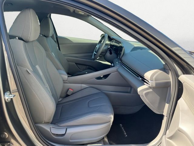 Used 2024 Hyundai Elantra SEL image 18